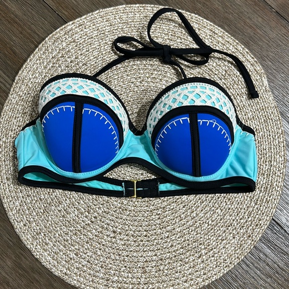 Other - California waves bikini top